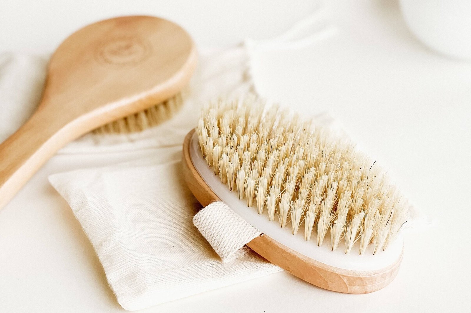 Read more about the article Dry Skin Brushing